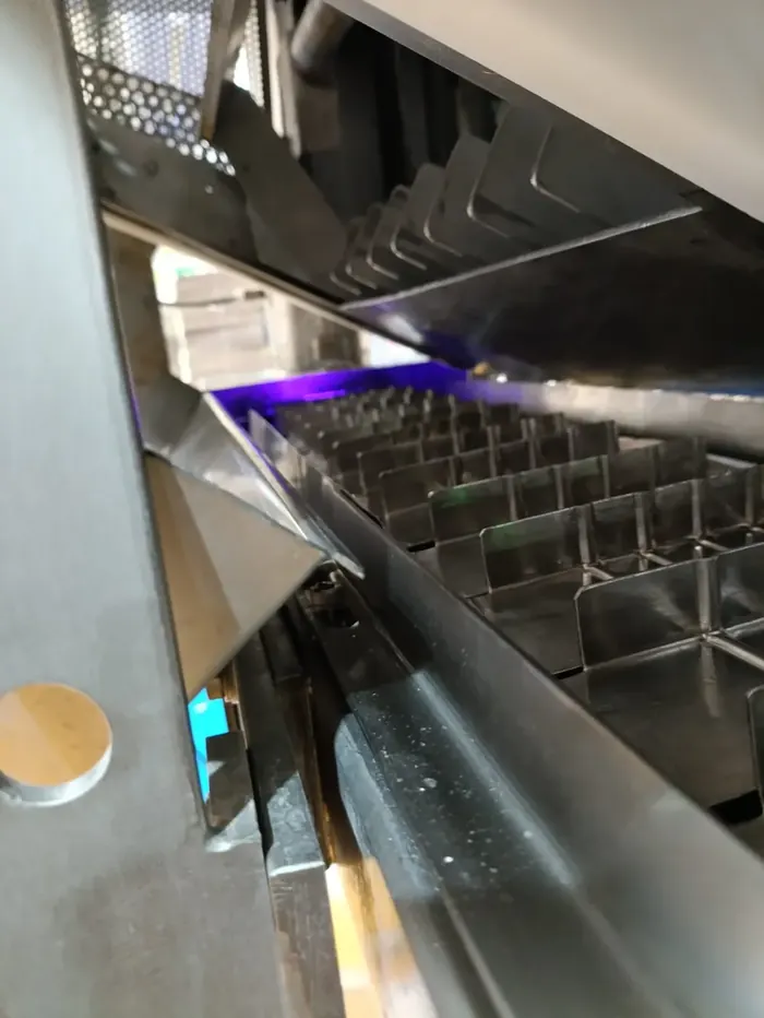 Ice cream mold carrier with a UV-C lamp at Fruna, Chile